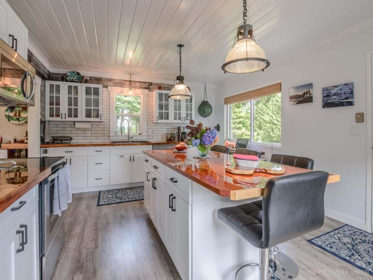 Hotel Woods End Landing Bamfield Exteriér fotografie